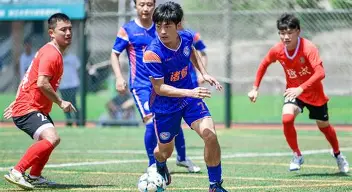 球队实力大比拼,赛场上精彩纷呈什么意思